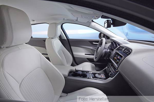 Jaguar XE Innen