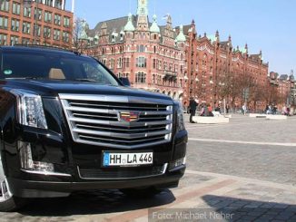 Cadillac-Escalade-Statisch-Front-Hafen-City-Schwarz©Michael-Neher02.04.16