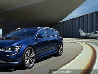 Renault-Talisman-Grandtour-Dynamisch-Front-Seite-Blau-28.04.16