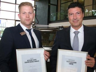 KrüllAuszeichnungMaikCordes(l)VassiliosLambrinakos