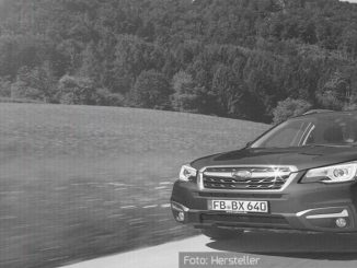 Subaru-Forester-Edition-Huntergreen-Dynamisch-Front-Seite-Grün-17.08.16