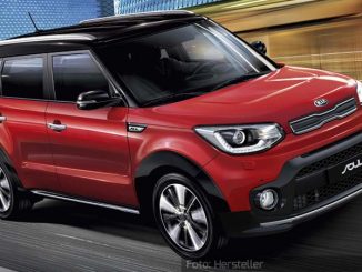 kia-soul-my17-dynamisch-seite-front-nachts-rot-26-10-16