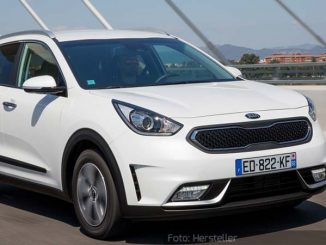kia-niro-dynamisch3-front-seite-weiss-19-09-16