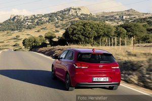 Hyundai-i30-Dynamisch-Heck-Rot-21.01.17