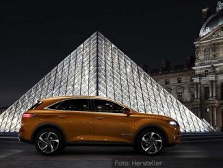 DS7-Crossback-Statisch2)Seite-Nacht-Golden-01.03.17