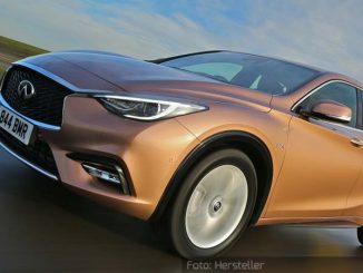 Infiniti-Q30-Dynamisch-Front-Seite-Bronze-07.04.17