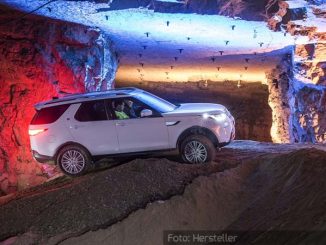 Land-Rover-Discovery-Statisch-Seite-Berg-Höhle-13.04.17
