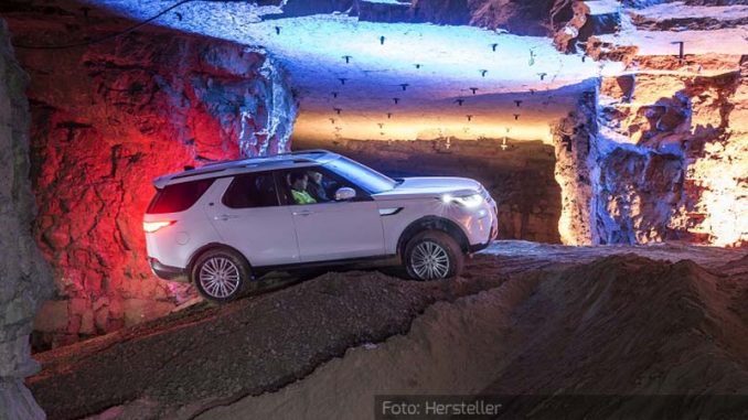 Land-Rover-Discovery-Statisch-Seite-Berg-Höhle-13.04.17 Land-Rover-Discovery-Statisch-Seite-Berg-Höhle-13.04.17