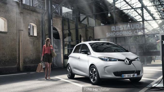 Renault-Zoe-Statisch-Front-Seite-Silbern-Frau-08.10.16