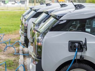 Themenfoto-Flotte-E-Mobile-BMW-i3-Laden-Weiß-16.05.17