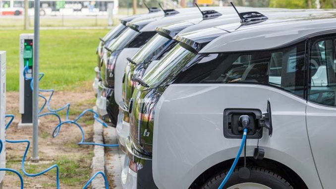 Themenfoto-Flotte-E-Mobile-BMW-i3-Laden-Weiß-16.05.17 Themenfoto-Flotte-E-Mobile-BMW-i3-Laden-Weiß-16.05.17