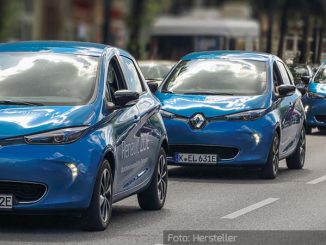 Renault-Zoe-Dynamisch-Front-Seite-Kolonne-Blau-09.08.17