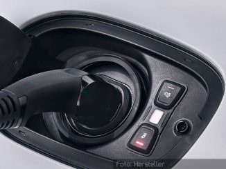 Porsche-Panamera-4-E-Hybrid-Detail-Laden-groß