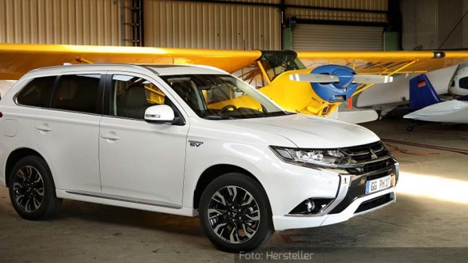 Mitsubishi-Outlander-PHEV-Statisch-Seite-Front-weiß-Flugzeug-11.05.17 Mitsubishi Outlander PHEV