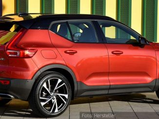 Volvo-XC40-Statisch-Heck-Dach-Seite-Rot-Schwarz-02.03.18