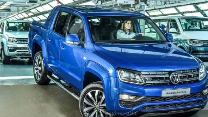 VW-Amerok-Statisch-Seite-Front-Werk-Blau-29.05.18 VW Amarok