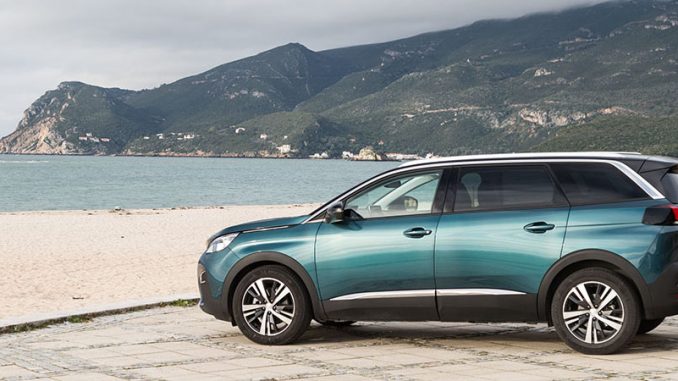 Peugeot-5008-Statisch-Seite-Heck-Tuerkis-09.05.17