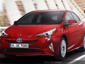 Toyota-Prius-Dynamisch-Front-Seite-Rot-23.10.18