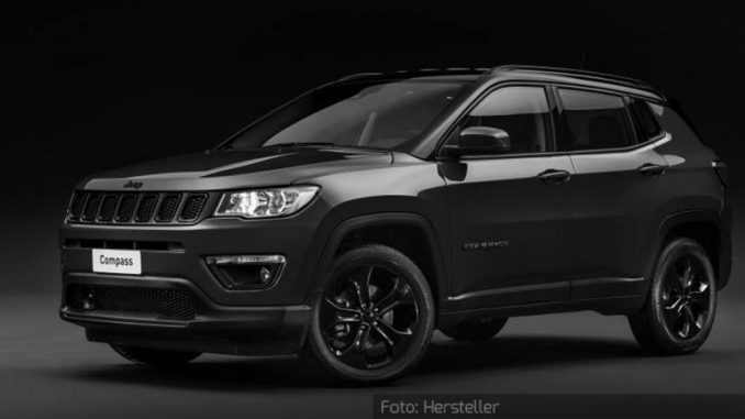 Jeep-Compass-Night-Eagle-Statisch-Front-Seite-Schwarz-12.03.19 Jeep Compass Night Eagle