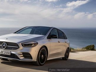 Mercedes-B-Klasse-Dynamisch-Front-Seite-Weiß-26.02.19
