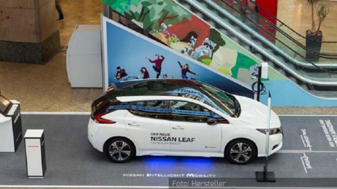 Nissan-Leaf-Statisch-Seite-Weiß-Shopping-Mall-17.04.19