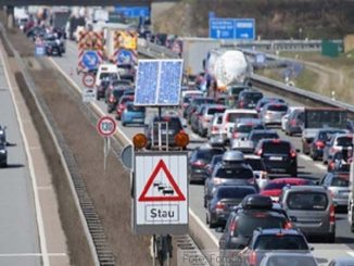 AutobahnStauFotolia_199718805_XS04.06.19