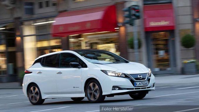 Nissan-Leaf-Dynamisch-Front-Seite-Weiß-24.06.19 Nissan-Leaf-Dynamisch-Front-Seite-Weiß-24.06.19
