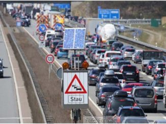 Verstopfte Straßen gehören leider mittlerweile dazu. Wer in einen Stau gerät, sollte trotzdem einfach die Ruhe bewahren