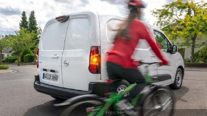 Opel Combo - Surround Rear Vision Camera