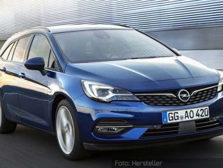 Opel-Astra-Sport-Tourer-Dynamisch-Front-Seite-Blau-27.08.19