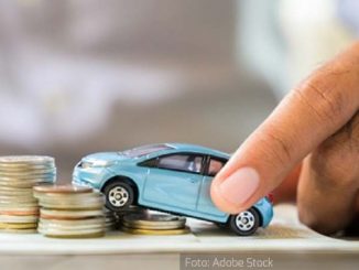 Kfz-VersicherungKleinAdobeStock_291256077)30.10.19