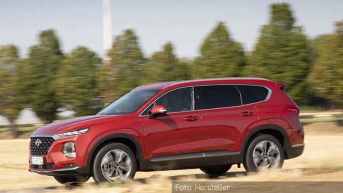 Hyundai-Santa-Fe-Dynamisch-Seite-Rot-26.05.20
