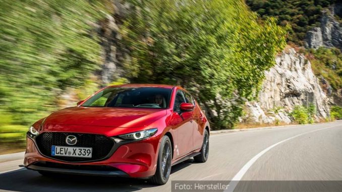 Mazda3-Dynamisch-Front-Seite-Rot-12.05.20