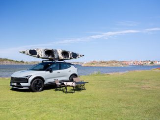 Volvo-EX30-CC-Statisch-Seite-Front-Kanu-Schweden