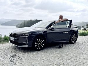 Autor Daniel Killy mit dem DS N°4 im Umland von Porto (Portugal) 