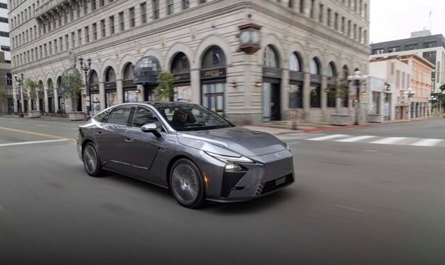 Kurswechsel: Lexus verlässt mit dem ES endgültig die Rolle des stillen Außenseiters. Die japanische Premiumlimousine tritt nun offensiv gegen die etablierten Vertreter der oberen Mittelklasse an. Fotos: Lexus