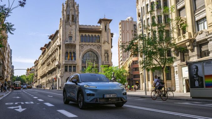 Ein chinesischer Europäer: Bereits im Juli rollt der neue Changan Deepal S05 PHEV zu uns. Bis Ende August sogar mit einer interessanten Einführungsaktion Fotos: Changan