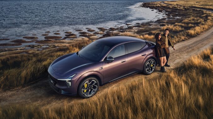 Der neue Xpeng L03 positioniert sich als kompakte Mischung aus SUV-Coupé, Technikträger und Preisbrecher. Schon ab diesem Herbst auf Deutschlands Straßen Fotos: XPeng